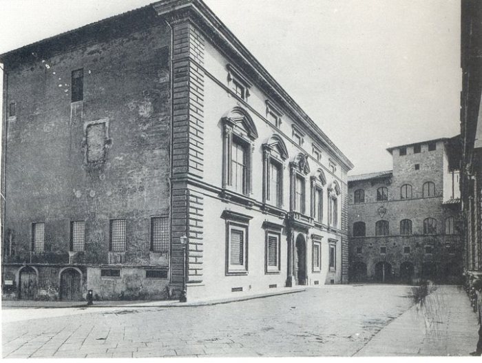 Il palazzo  in piazza dei Mozzi a Firenze acquistato da Stefano Bardini alla fine del XIX secolo e oggi sede del Museo che porta il suo nome.