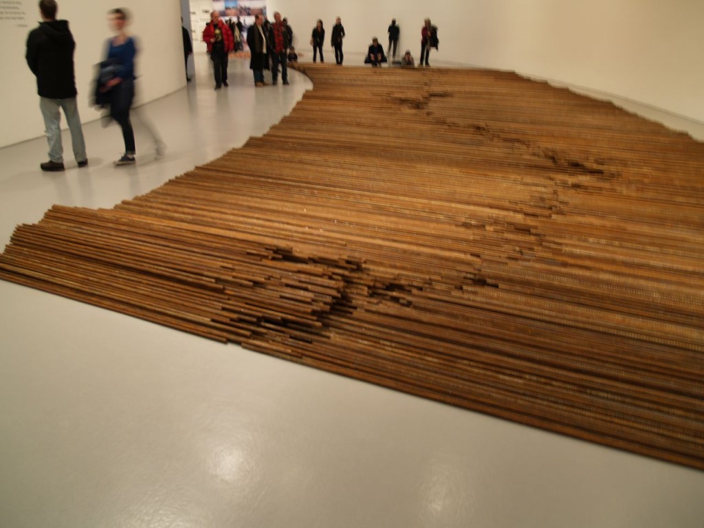 L'installazione Straight dell'artista cinese Ai Weiwei. L'opera sarà in mostra a Venezia durante la Biennale.