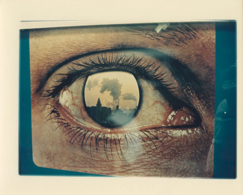 Luigi Ghirri, Senza Titolo, della serie: Paesaggi di Cartone, 1971. Stampa cromogenica su carta al polietilene. 18.5x23 cm. Courtesy: Fabio Castelli