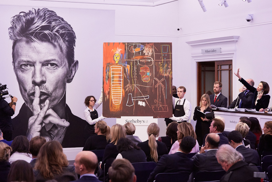 Un momento della evening sale di ieri da Sotheby's dedicata alla collezione di David Bowie