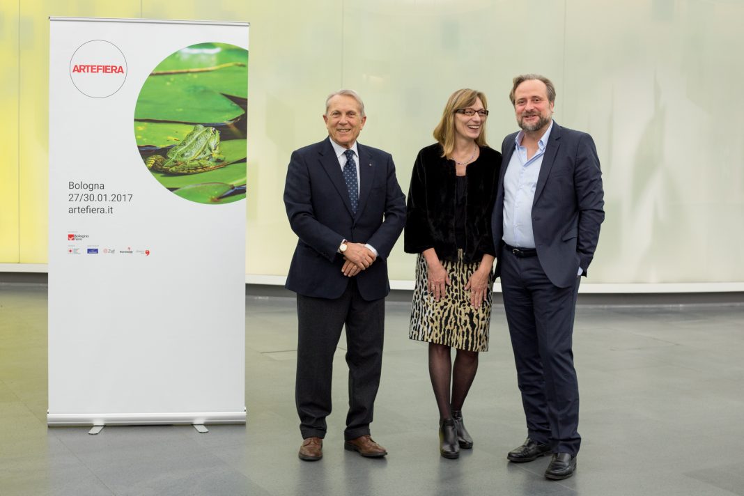 Da sinistra: Franco Boni, Presidente di BolognaFiere; Angela Vettese, direttore artistico di ArteFiera, e Antonio Bruzzone, direttore generale di BolognaFiere .