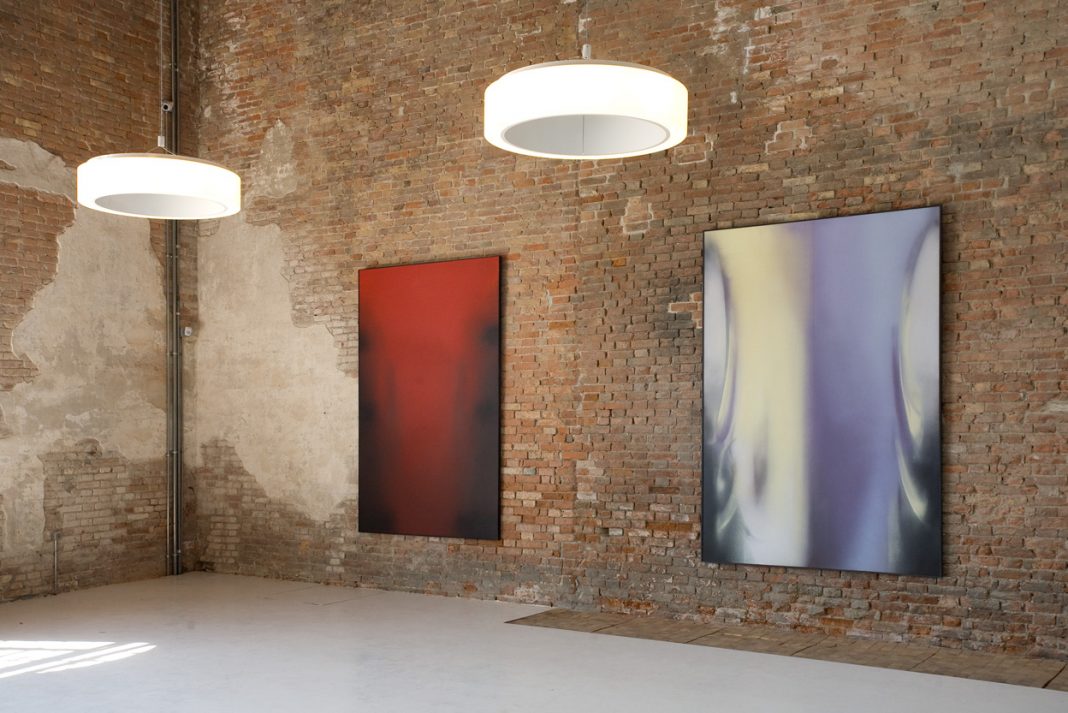 Veduta della mostra di Claudio Olivieri organizzata da Maco Arte all'Arsenale di Venezia nel 2013 - Courtesy Maco Arte