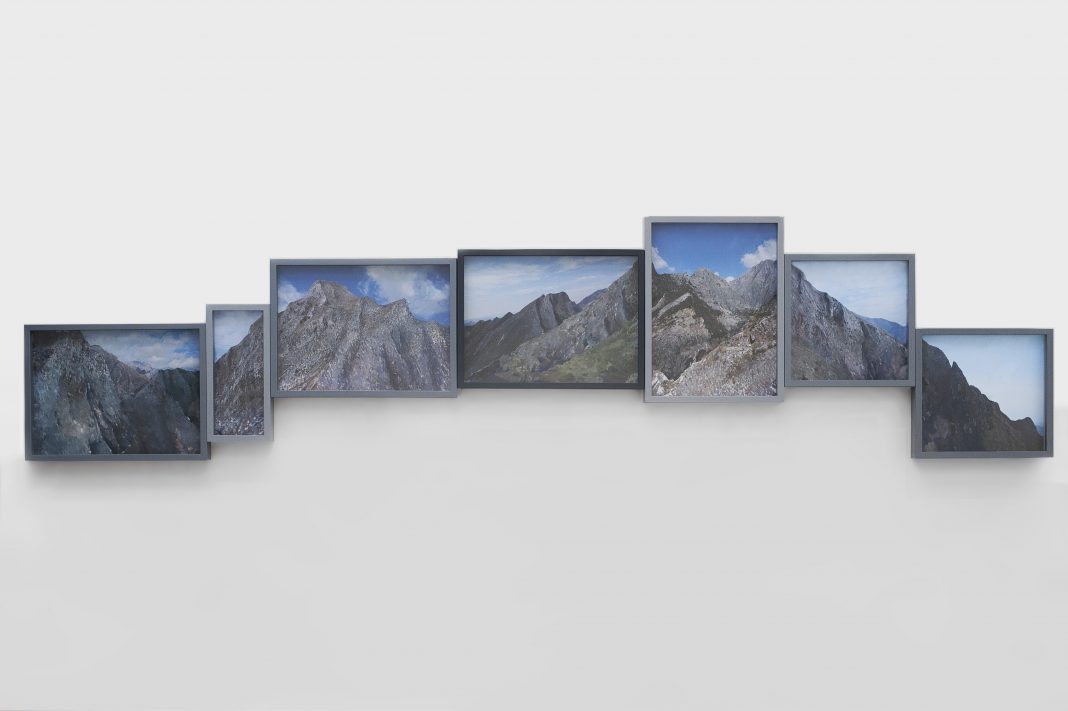 Pietro Manzo - Una montagna - olio su stampa fotografica - dimensioni variabili - 2017. Courtesy: l'artista e White Noise Gallery (Roma)
