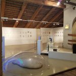 Museo Casabianca - stanza 8: anni '70-'90, spazio polivalente, disegni di architetti, particolare con veduta sulla mostra dedicata a Ettore Spalletti, allestita nel 2015