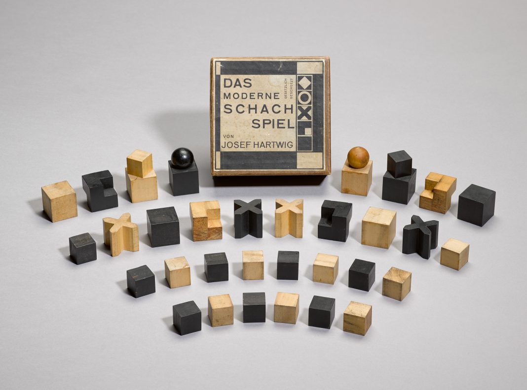 Josef Hartwig and Joost Schmidt, Chess Set, Model No. XVI, 1924. Courtesy: Sotheby's