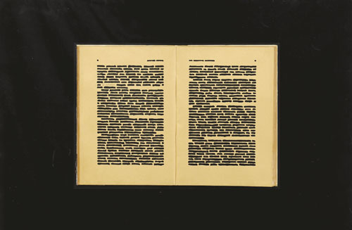 LOTTO 46 - Emilio Isgrò, In infinitum, 1971. China su libro tipografico in box di legno e plexiglass 40x60 cm. Stima: € 54.000/60.000. Courtesy: Meeting Art.
