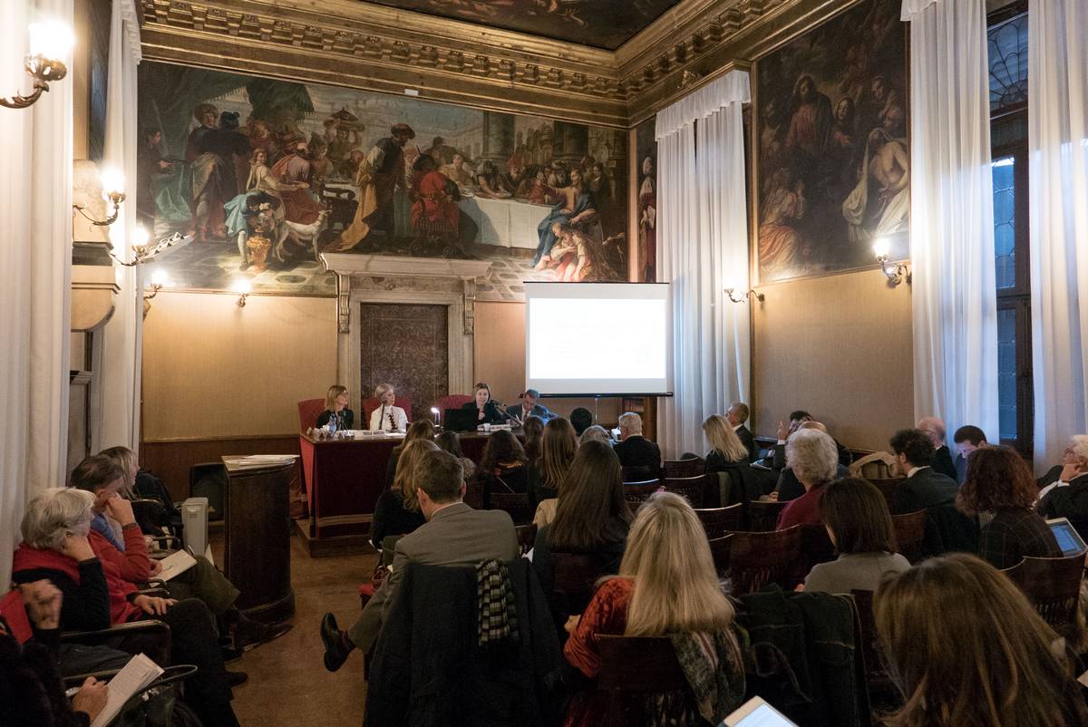 Una panoramica dell'Aula Magna dell'Ateneo Venezia dove si è tenuto l'ultimo incontro del ciclo Arte & Diritto organizzato dalla Camera Arbitrale di Venezia.