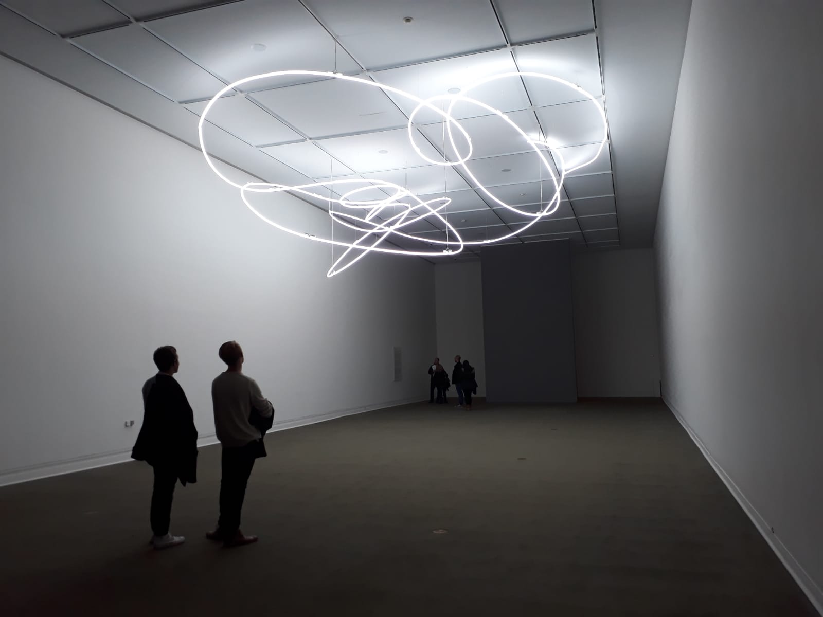 Lucio Fontana: Struttura al neon per la IX Triennale.di Milano, 1951-2019