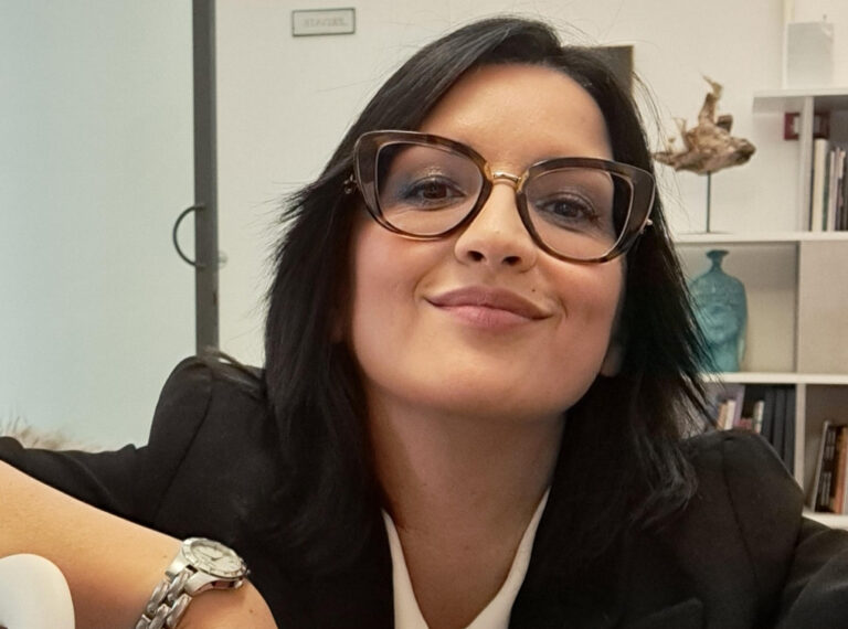 Uno sguardo sull’arte tra passione e futuro: intervista ad Antonella Scarfone