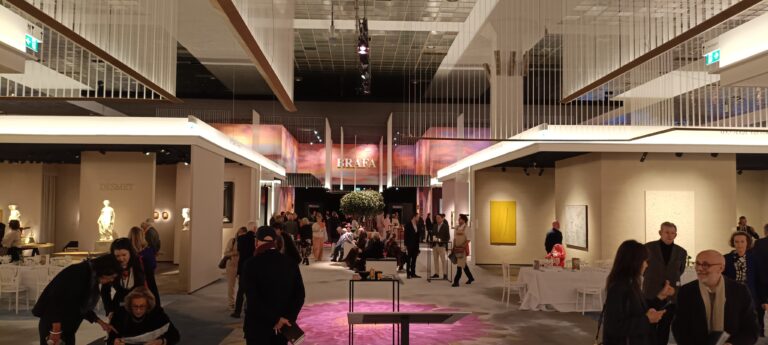 BRAFA 2026 — Cronache da Bruxelles, dove il lusso ha la moquette e l’arte antica fa pace (quasi) con il contemporaneo