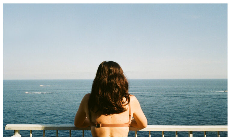 40 fotografi, 40 scatti: a Milano debutta Riviera tra visione e solidarietà 