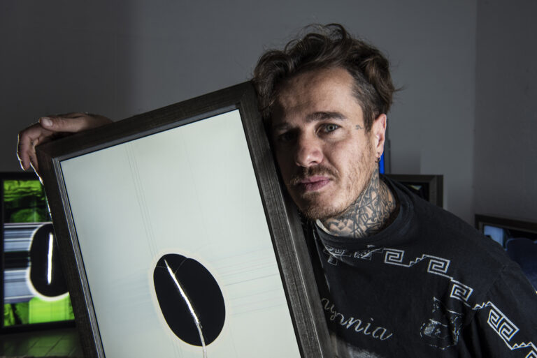 Matteo Mandelli: la “Consistency” come resistenza nell’era digitale