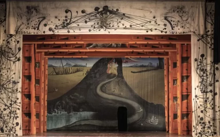 La più grande opera mai dipinta da Salvador Dalí va all’asta a Parigi