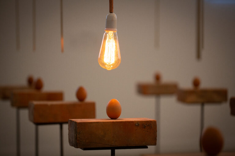 Gabriel Chaile, Lonnie Holley e Huda Takriti: Inserzioni per una nuova storia dell’arte